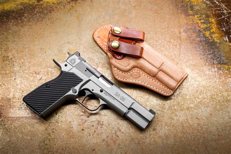 Milt sparks - After wanting a holster for my beloved SIG Sauer P210A for a while, back in April I decided on the Milt Sparks 55BN (Bruce Nelson design) in horsehide with e...